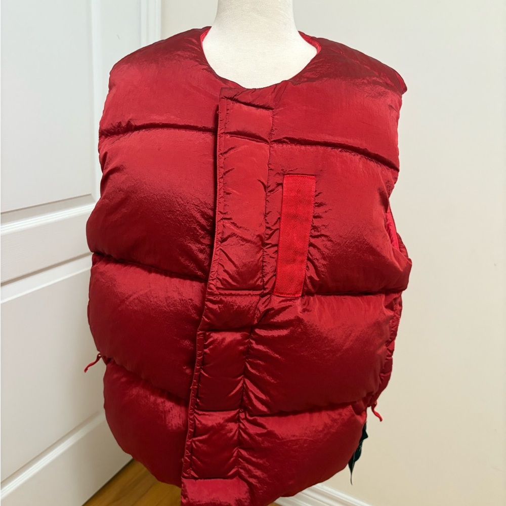 Stone Island Red and Black Patch Detail - Picture 3 of 6